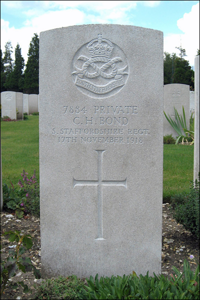 Bond Charles 96 400x600